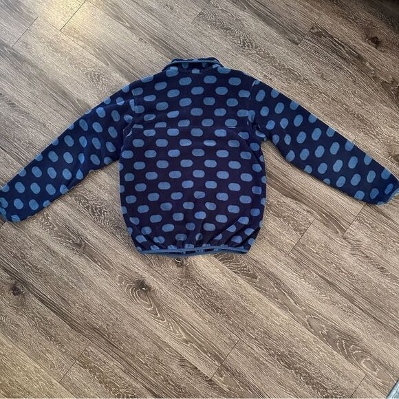 Patagonia Women's Lightweight Polka Dot Synchilla Snap-T Pullover - Picture 6 of 6